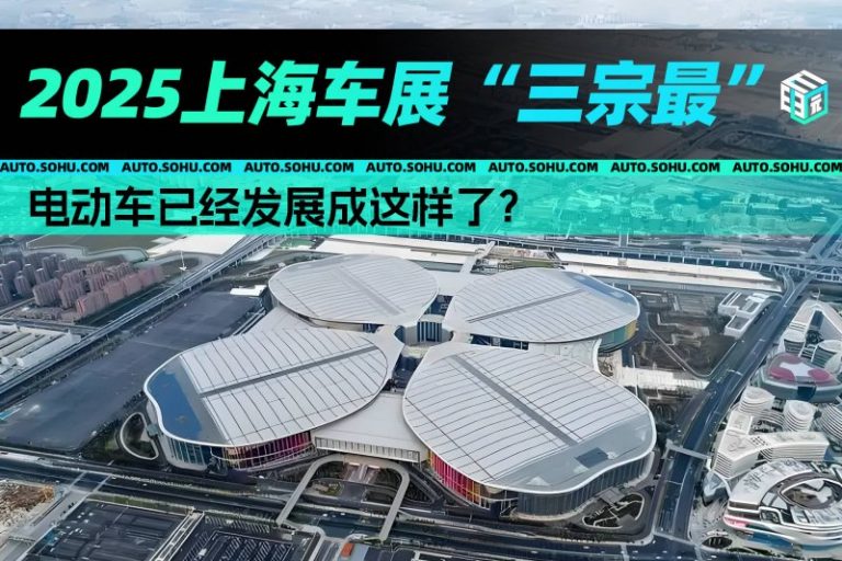 湖南岳阳全长300米“绝壁天梯”建成 游人体验惊险刺激